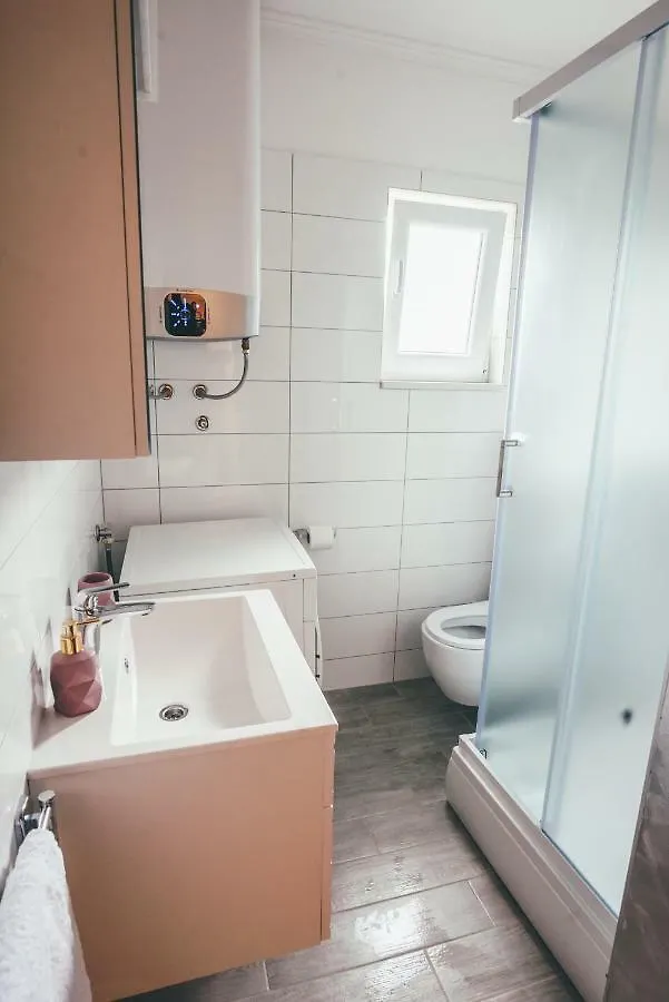 Apartments Js Bibinje